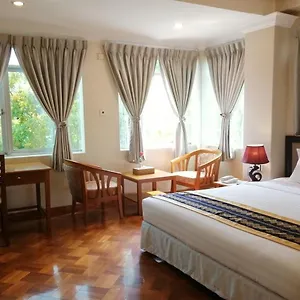 3* Hotel Grand Laurel