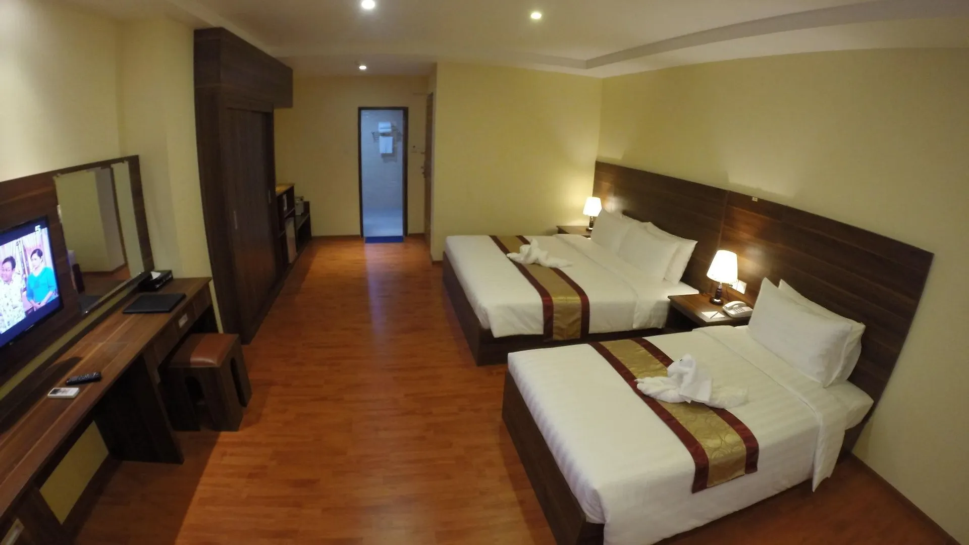 Silver Green Hotel Γιανγκόν