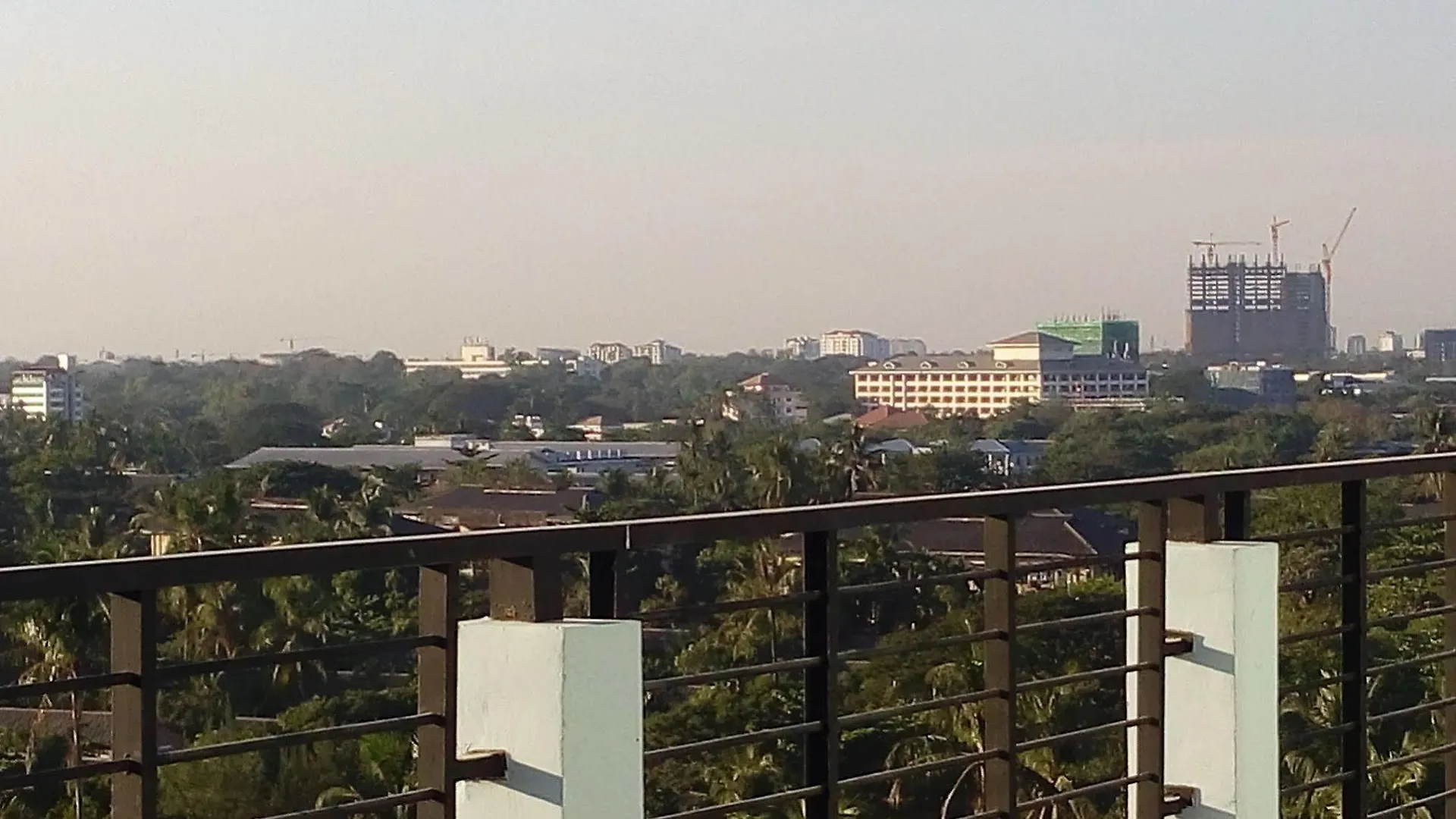 Silver Green Hotel Γιανγκόν
